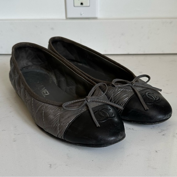 Chanel Grey Quilted Ballet Flats with Black Cap Toe - 36.5 - Picture 7 of 10